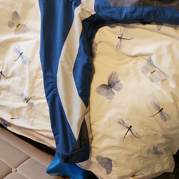 Gently used blue, gray Columbia light winter jacket in perfect condition - Picture 7 of 7